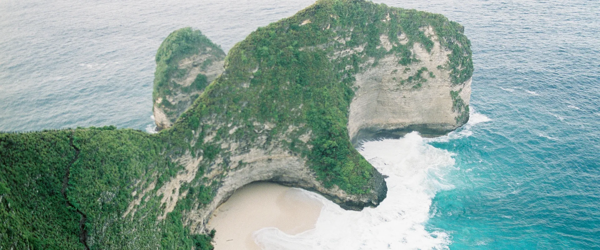 Pub crawls in Nusa Lembongan, Indonesia
