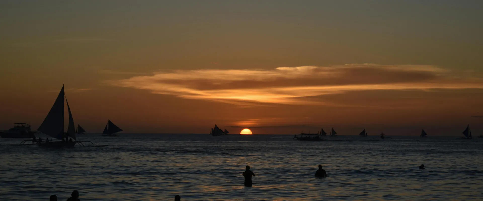 Pub crawls in Boracay, Philippines