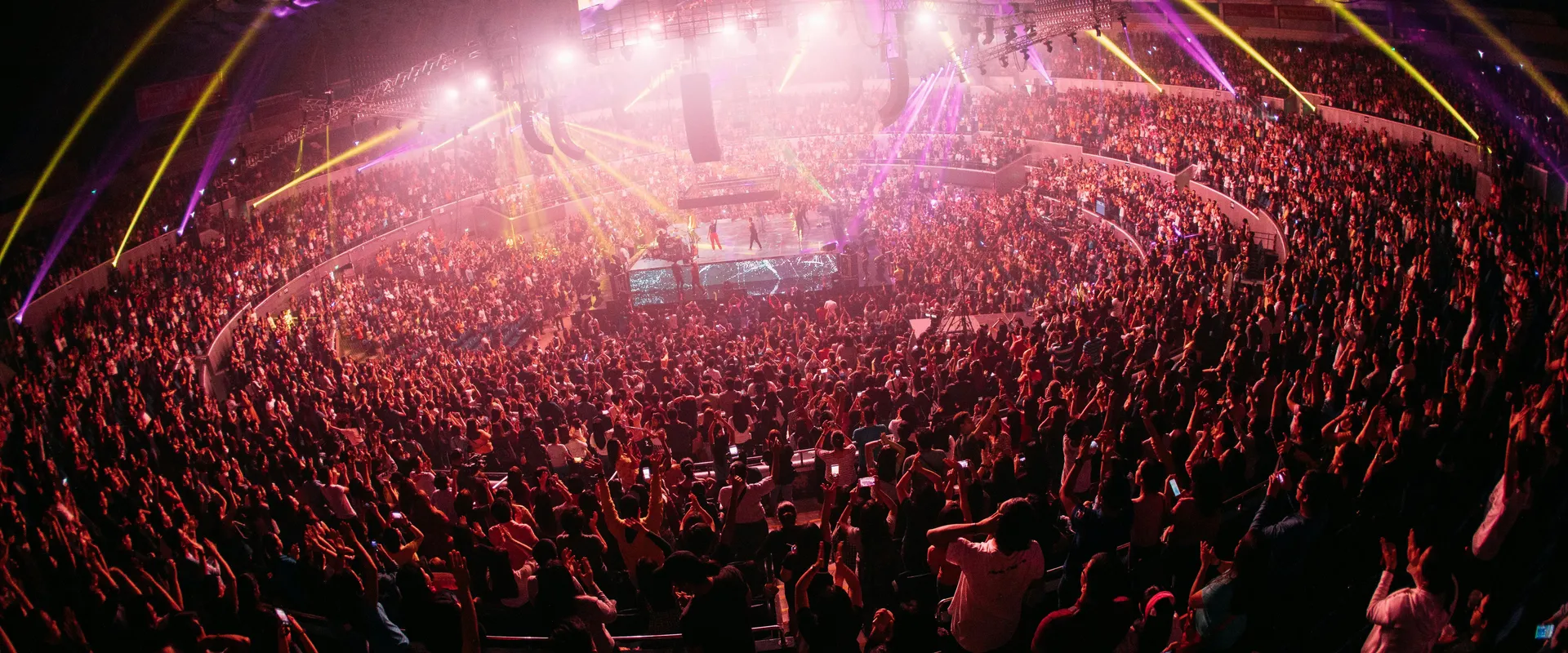 Pub crawls in Manila, Philippines